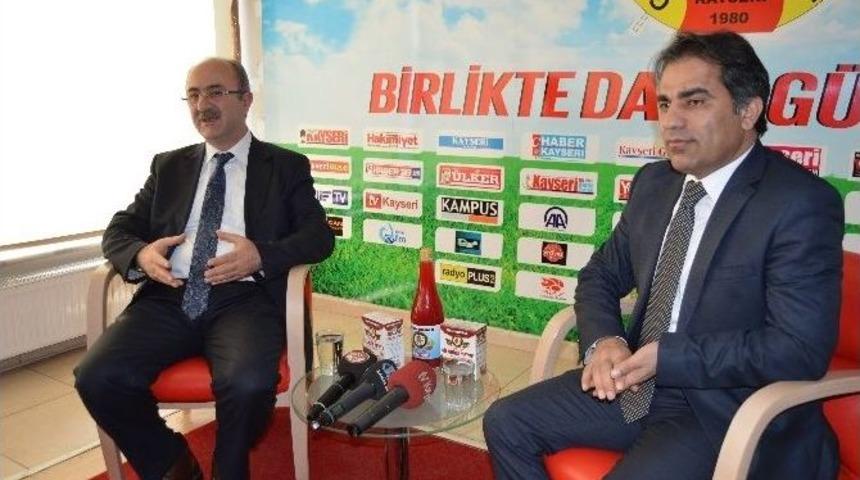 B&uuml;nyan Belediye Başkanı Şinasi G&uuml;lc&uuml;oğlu: