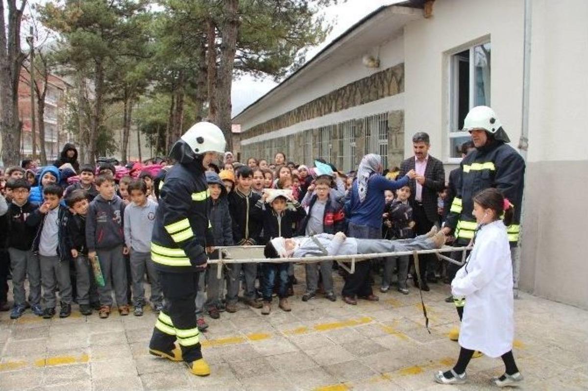 Oltu Karabekir İlkokulunda Ger&ccedil;eğini Aratmayan Deprem Ve Yangın Tatbikatı
