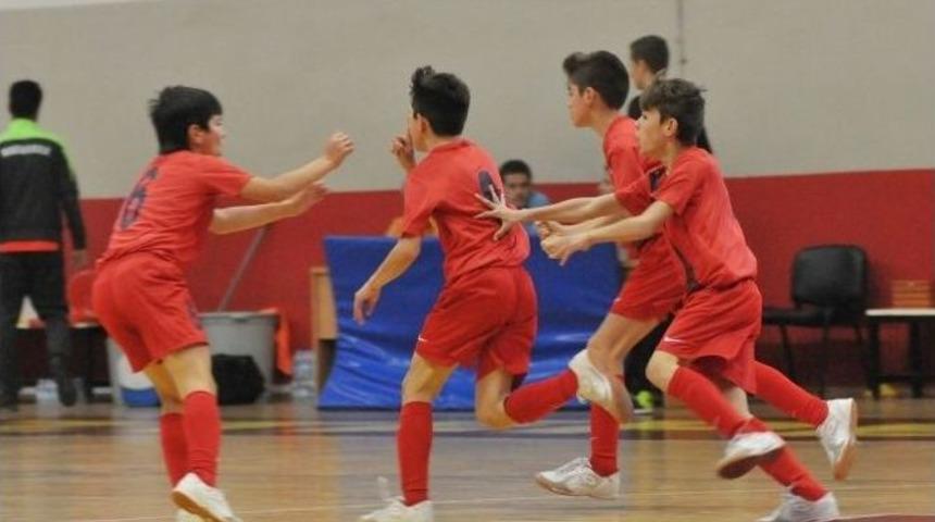 Altınordu&rsquo;nun Minikleri Futsalda Rakipsiz
