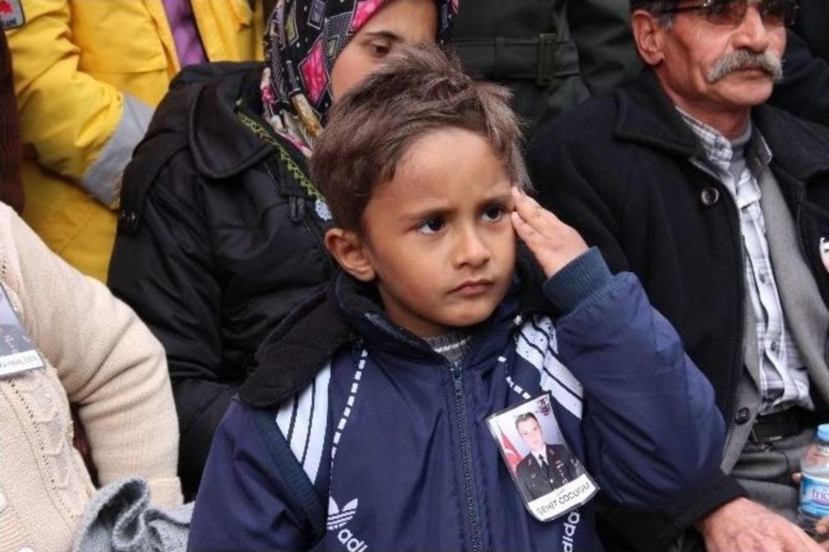 Kahraman Babaya Asker Selamıyla Veda