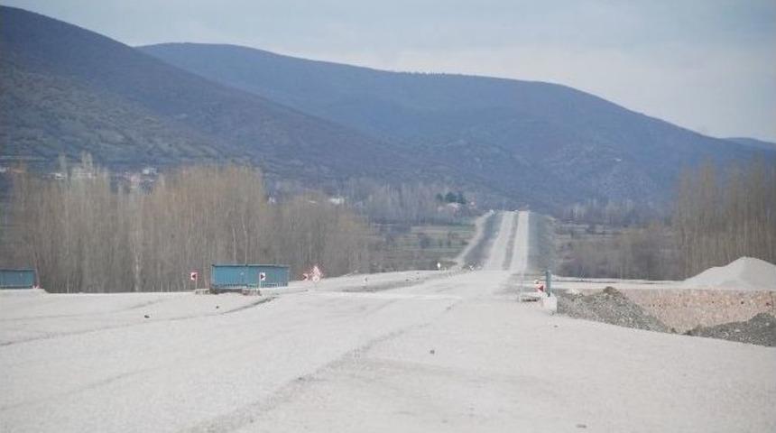 Tokat-niksar Karayolunda Duble Yol Çalışması