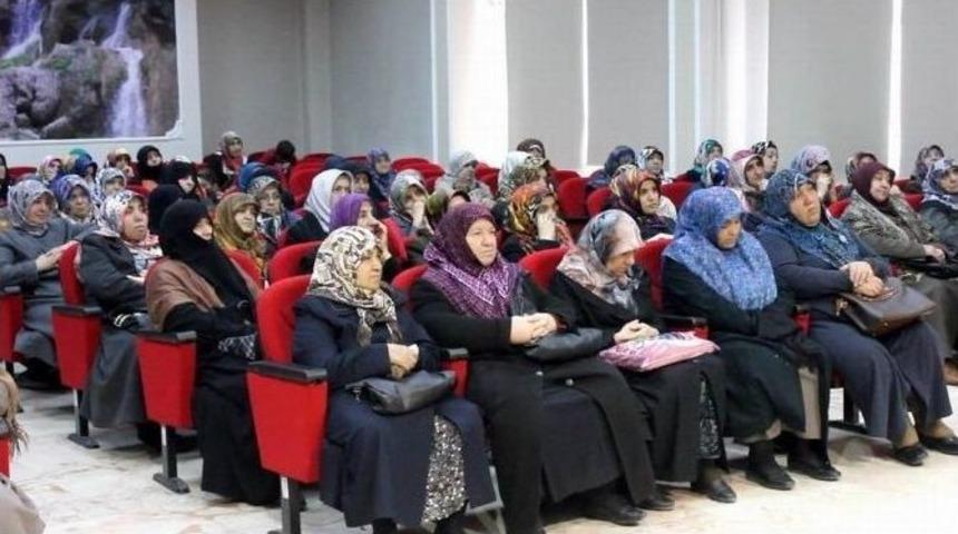 İl Müftüsü Aile Okulu Seminerine Katıldı