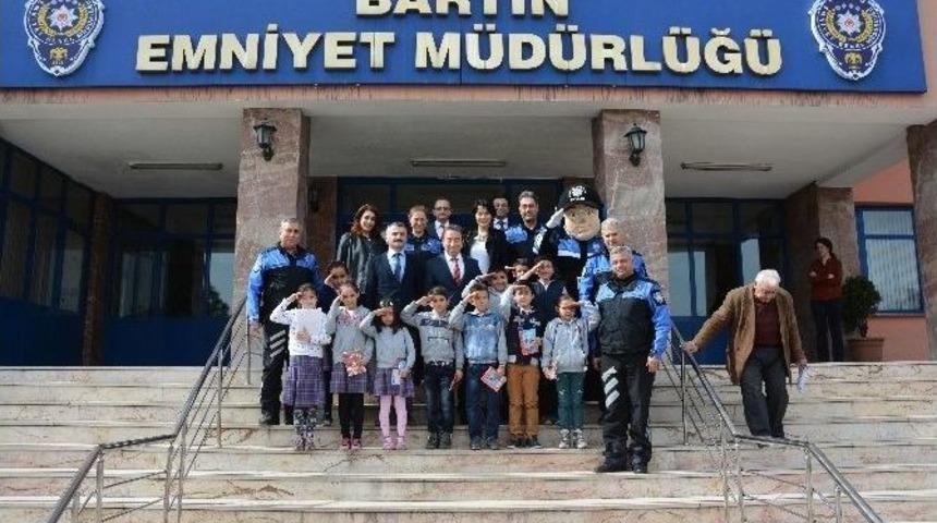 İlkokul Öğrencileri Emniyet Müdürünü Ziyaret Etti