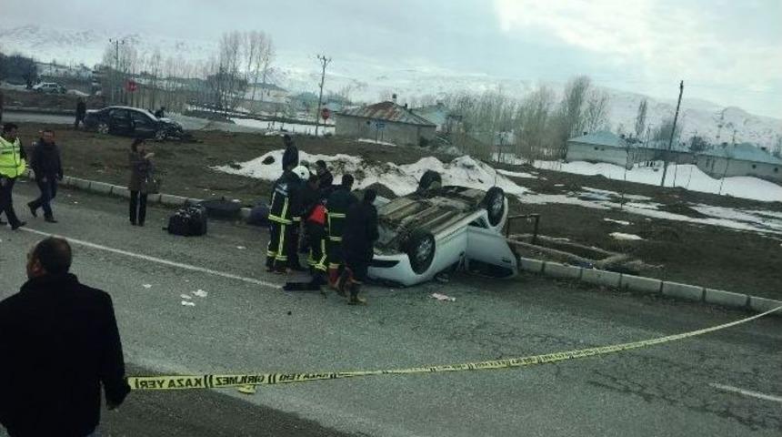 Van&rsquo;da Trafik Kazası: 1 &Ouml;l&uuml; 2 Yaralı