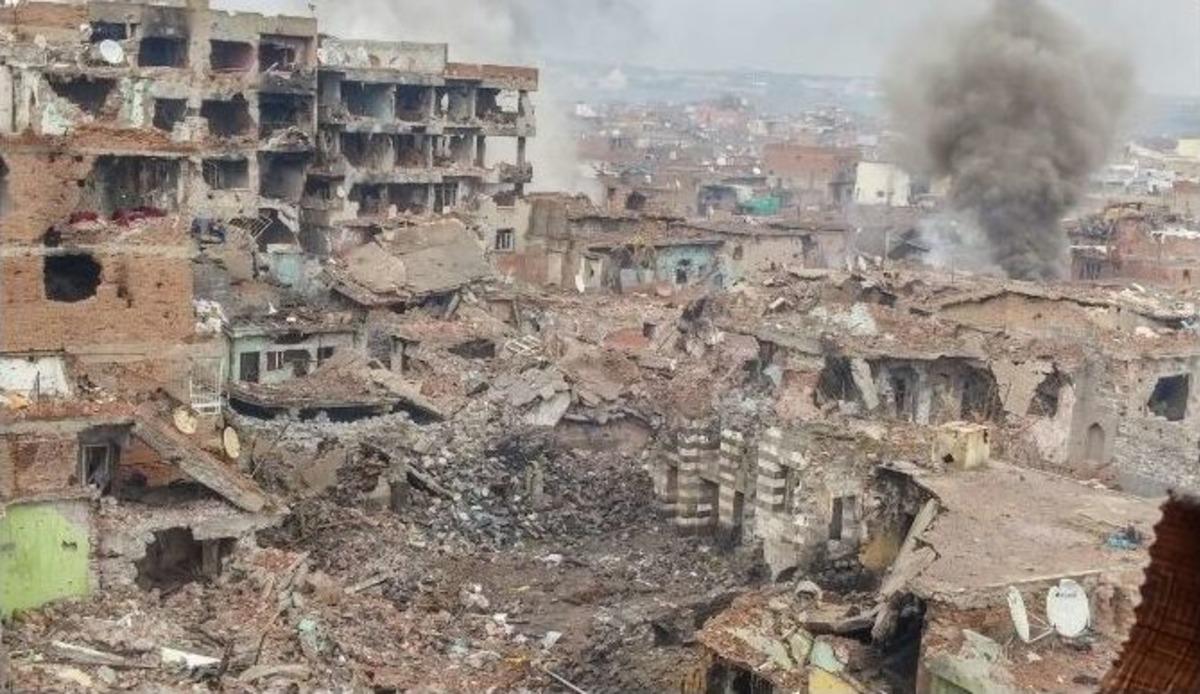 Sur Ve İdil&rsquo;de Yasak S&uuml;r&uuml;yor