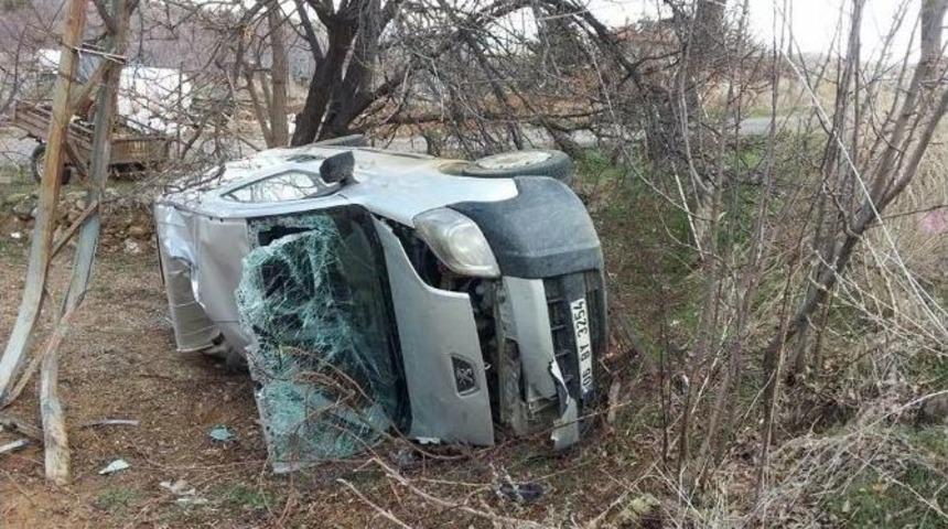 H&uuml;y&uuml;k&rsquo;te İki Ayrı Trafik Kazası: 6 Yaralı