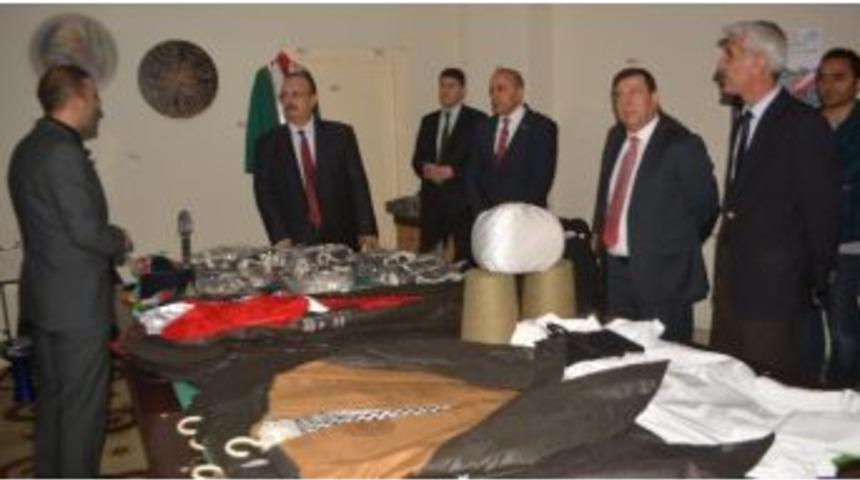 Hakkari&rsquo;de 35 Okula Spor Malzemesi Yardımı Yapıldı