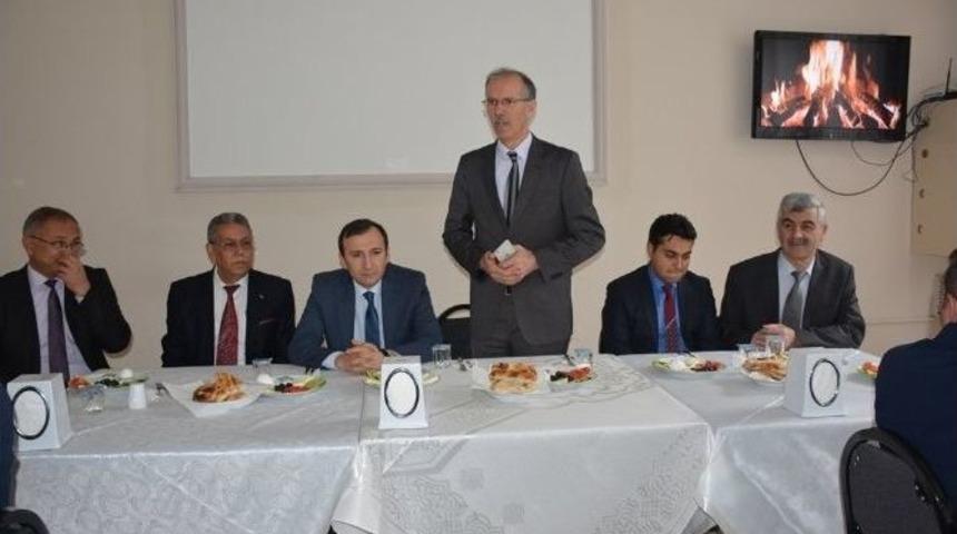 Yozgat&rsquo;ta Aday &Ouml;ğretmenler Kahvaltıda Bir Araya Geldi