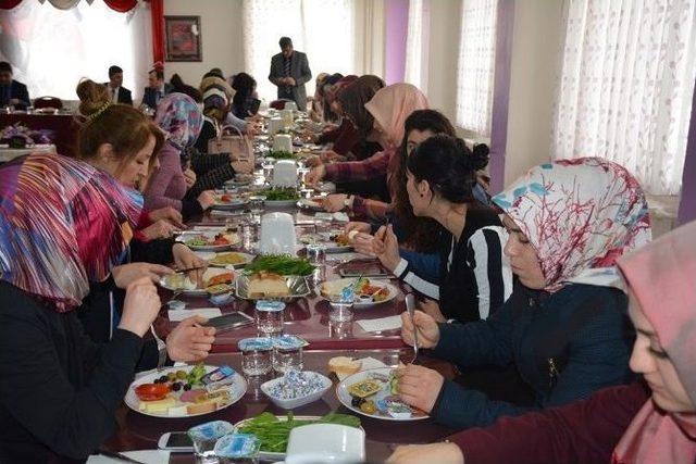Yozgat&rsquo;ta Aday &Ouml;ğretmenler Kahvaltıda Bir Araya Geldi 1