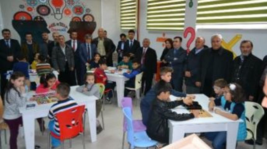 Kulu Merkez İlkokuluna Akıl Ve Zeka Oyunları Sınıfı