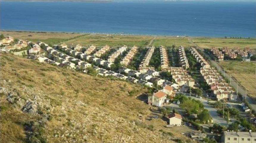 Tatil K&ouml;y&uuml;nde Sekiz Tekne Motoru &Ccedil;alındı