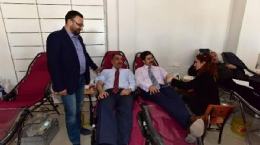 Horasanlı Ve G&uuml;rkan, Kan Bağışında Bulundu