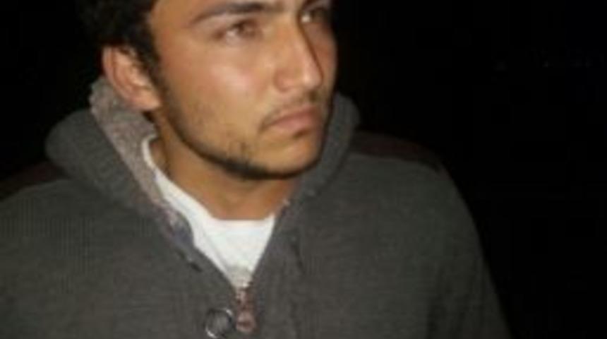 Sahilden &Ccedil;aldığı Kumu Polislerin &Ouml;n&uuml;ne D&ouml;kt&uuml;