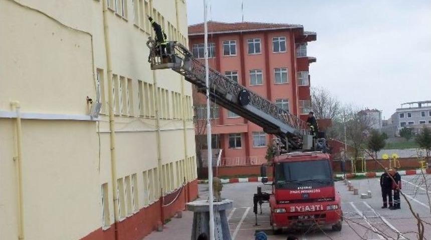 Şehit Ersan Yenici Anadolu Lisesinde Sivil Savunma Tatbikatı Yapıldı