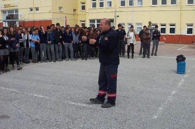 Şehit Ersan Yenici Anadolu Lisesinde Sivil Savunma Tatbikatı Yapıldı