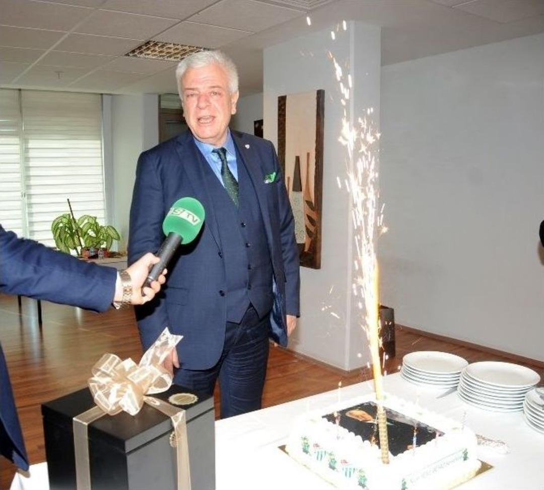 Başkan Ay Doğum G&uuml;n&uuml; Hediyesi Olarak 3 Puan İstedi