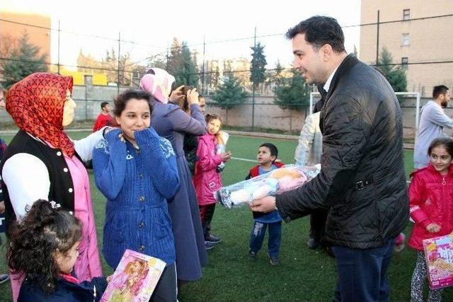 Gaziantep B.ş.b. Oyuncuları Çocuk Esirgeme Kurumuna Ziyaret