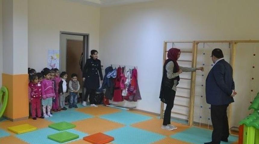 Hilvan Kaymakamlığından &Ccedil;ocuklara &Ouml;zel İlgi