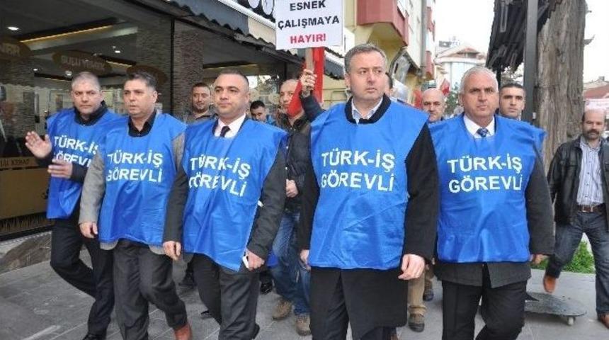 Sendikalar, İmzaları Ak Parti&rsquo;ye Teslim Etti