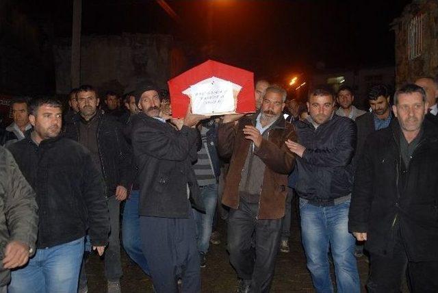 Diyarbakırlı Şehit &lsquo;kahrolsun Pkk&rsquo; Sloganları İle Defnedildi 1