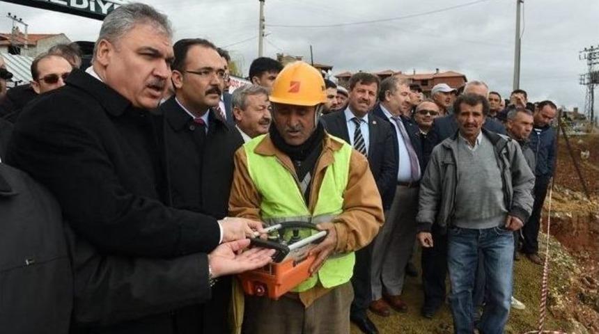 Uşak&rsquo;ta Taşlık Hafız Kız Kur&rsquo;an Kursu&rsquo;nun Temeli Atıldı