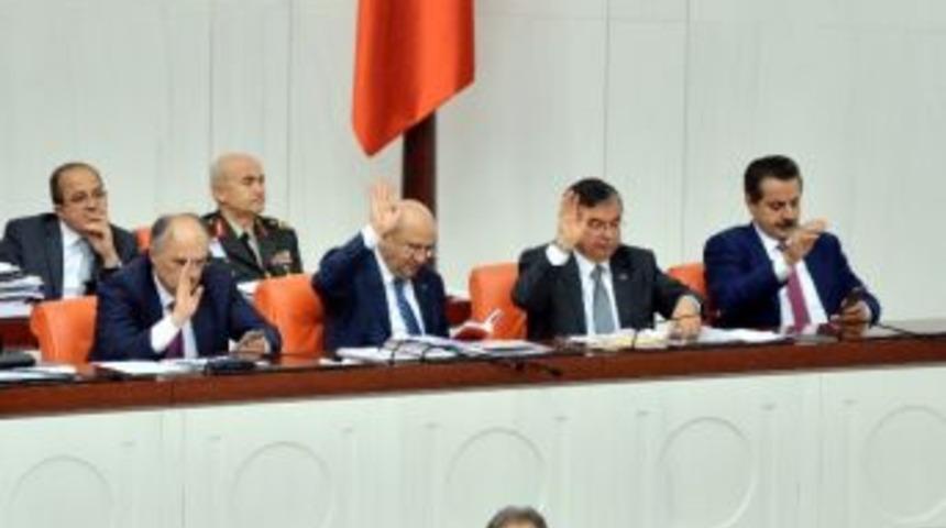 &Uuml;&ccedil; Bakanlığın 2016 Yılı B&uuml;t&ccedil;eleri Kabul Edildi