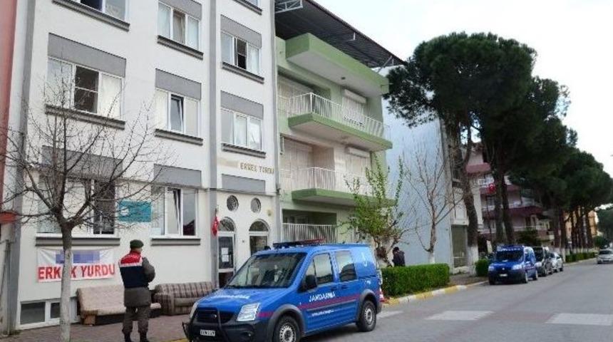 &Uuml;niversitelilerin Bomba Şakası Karakolda Sonlandı