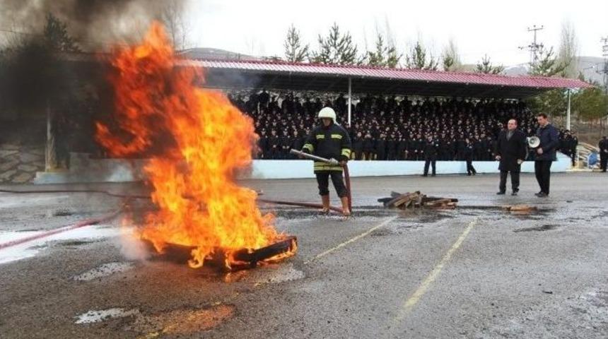Bayburt&rsquo;ta İtfaiye Personelinden Yangın Tatbikatı