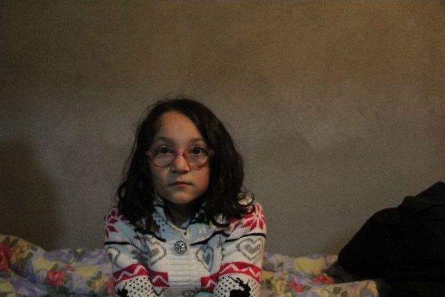 (&ouml;zel Haber) İki &Ccedil;ocuğuyla İnşaatta Yatıp Kalkıyor 2