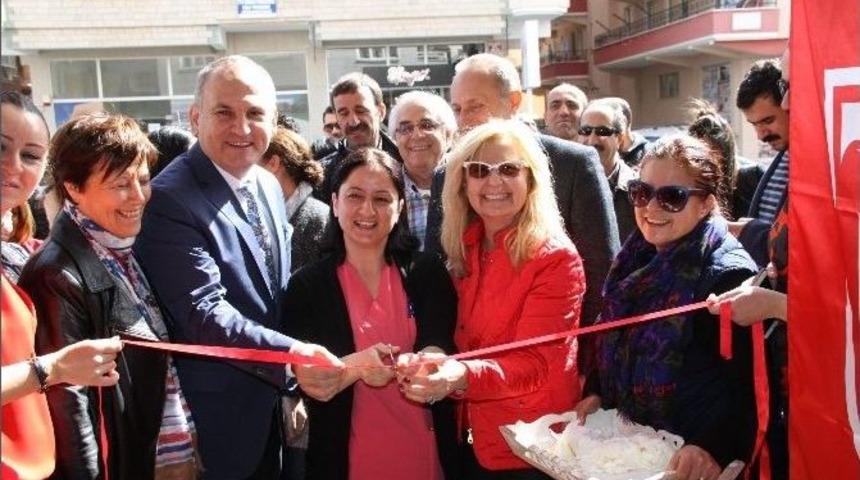 Didim&rsquo;de Yardımsevenler Hastane İ&ccedil;in Kermes D&uuml;zenledi