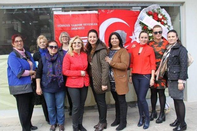 Didim’de Yardımsevenler Hastane İçin Kermes Düzenledi