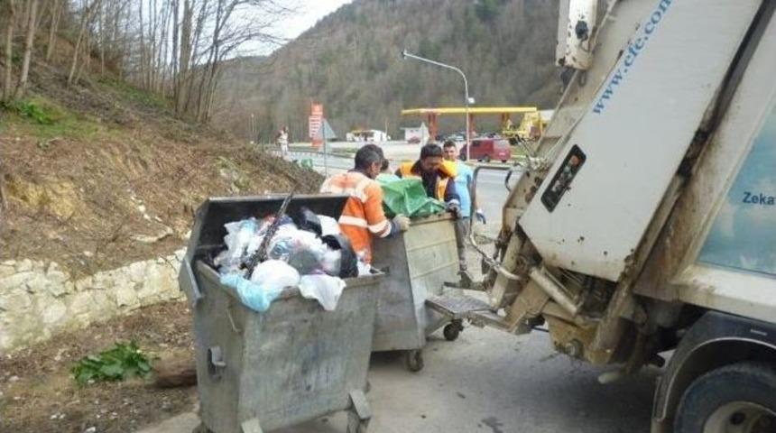 Ak&ccedil;akoca Belediyesi Şifalı Su Mevkinde Temizlik &Ccedil;alışması Yaptı