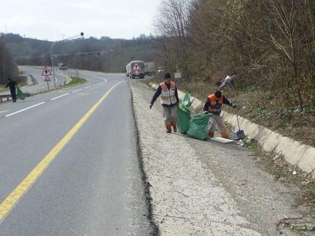 Ak&ccedil;akoca Belediyesi Şifalı Su Mevkinde Temizlik &Ccedil;alışması Yaptı 2