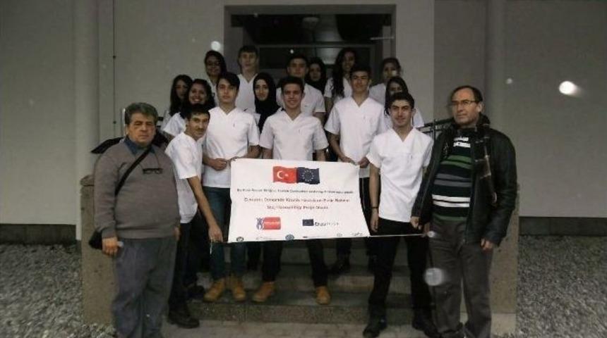 Almanya&rsquo;da Staj G&ouml;ren Hemşire Adayları Selendi&rsquo;ye D&ouml;nd&uuml;