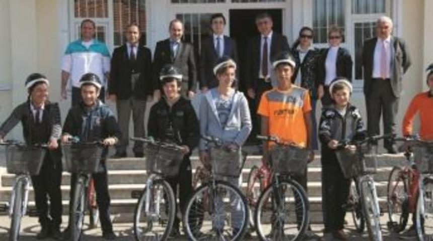 Milli Eğitim Bakanlığı Ve Sağlık Bakanlığı 15 Adet Bisiklet Dağıttı