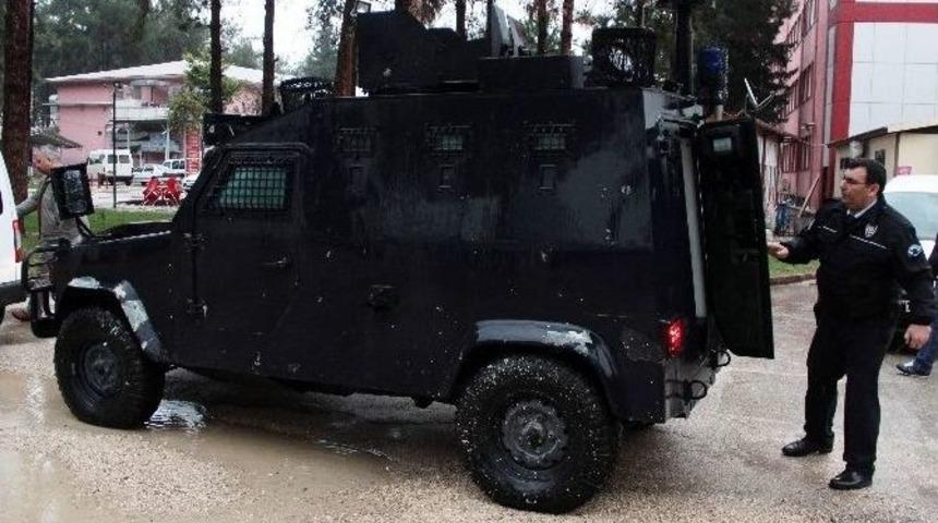 Cinayet Zanlısı Adliyeye Zırhlı Ara&ccedil; İle G&ouml;t&uuml;r&uuml;ld&uuml;