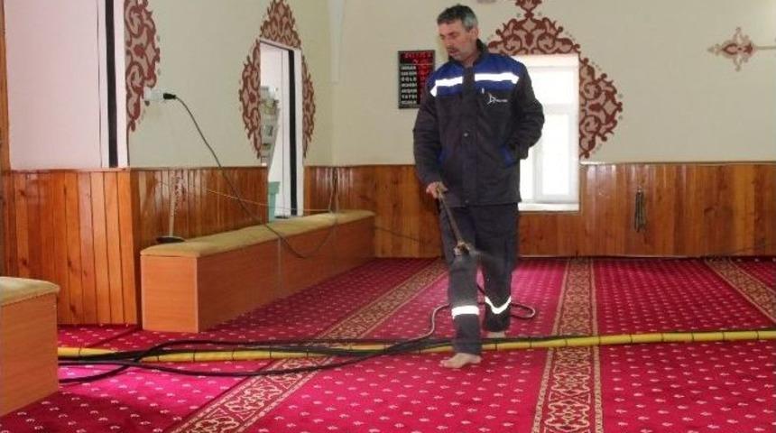Alaşehir Belediyesi Camileri Pırıl Pırıl Yaptı
