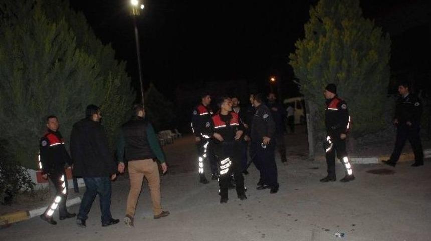 D&uuml;ğ&uuml;nde Kavga: 4 Yaralı