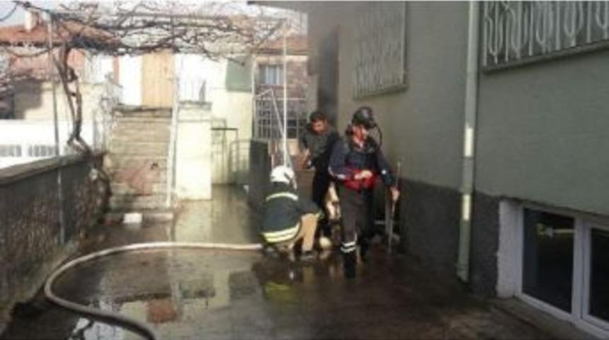 Avanos&rsquo;ta Yangına İtfaiye Anında M&uuml;dahale Etti