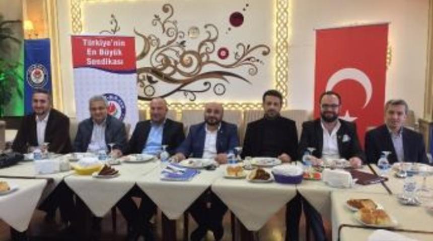 Başkan Mengen Serbest Kıyafet Uygulaması Konusunda Toplantı D&uuml;zenledi