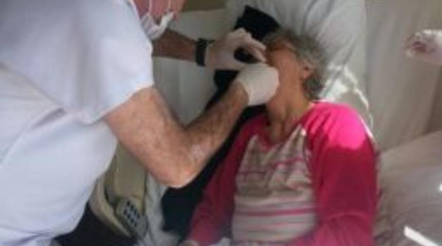 İzmir Diş Hastanesinden Kanser Hastasına Odasında Tedavi