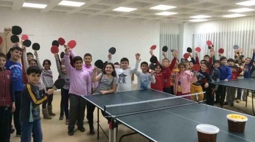 Masa Tenisi Kursu 250 Sporcu İle Başladı