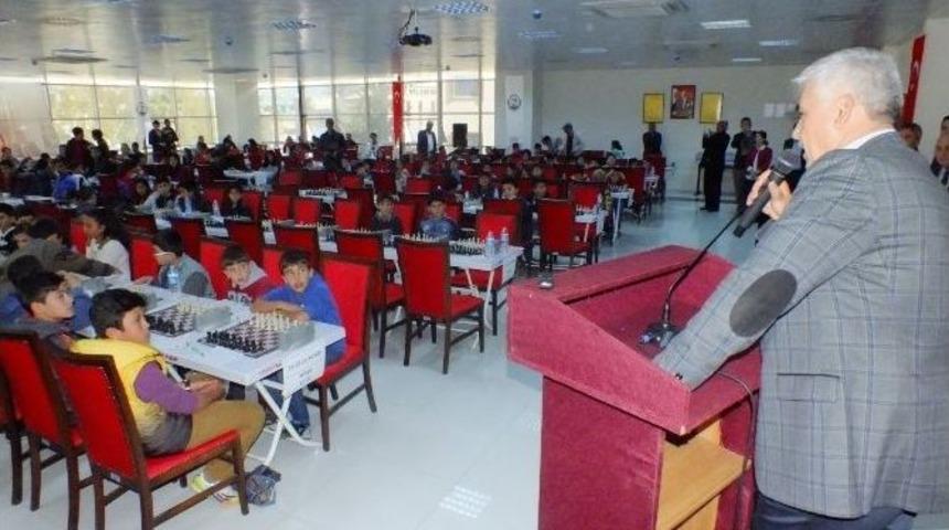 Atat&uuml;rk&rsquo;&uuml;n Serik&rsquo;e Gelişi Satran&ccedil; Turnuvasıyla Anılıyor