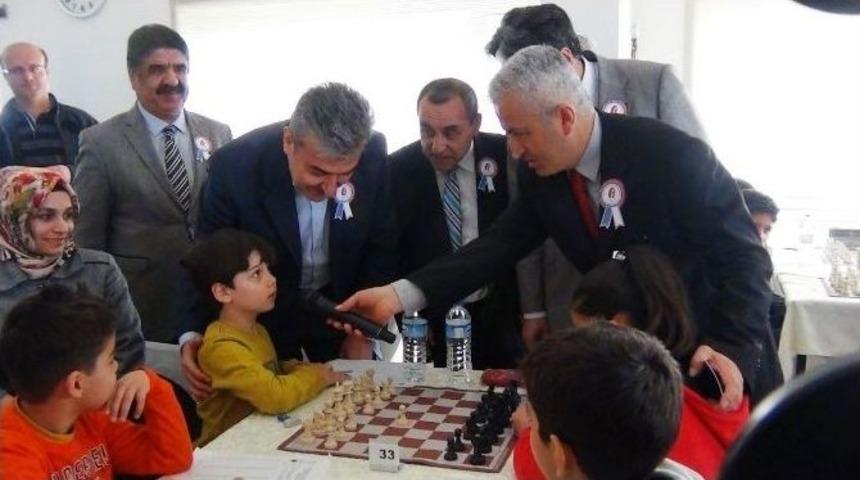 Vergi Haftası Etkinlikleri S&uuml;r&uuml;yor