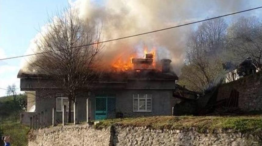 Fatsa&rsquo;da Ev Yangını