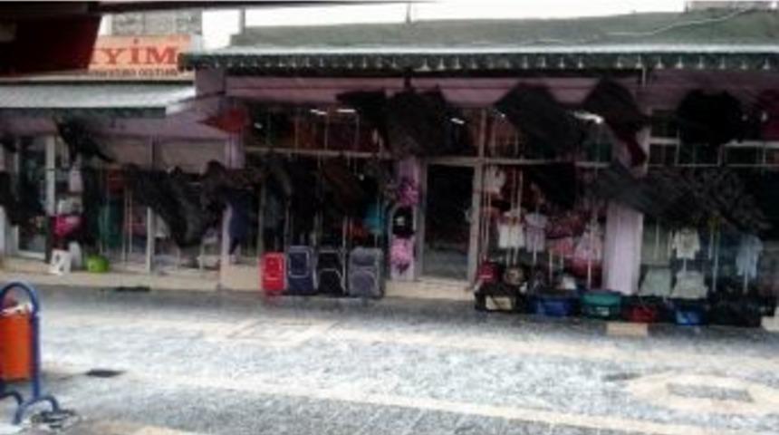 Develi&rsquo;de Yağan Dolu Vatandaşa Zor Anlar Yaşattı