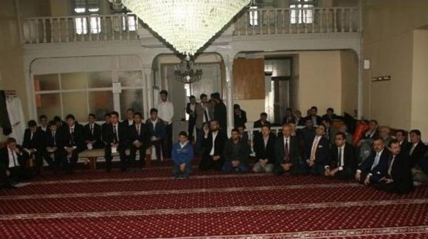 Liseliler En G&uuml;zel Hutbeyi Okumak İ&ccedil;in Yarıştılar