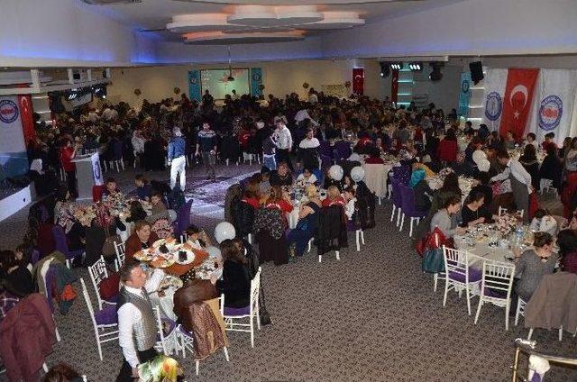 Sağlık-sen &Uuml;yeleri, Kadınlar G&uuml;n&uuml;nde Şehit Aileleriyle Bir Araya Geldi 1