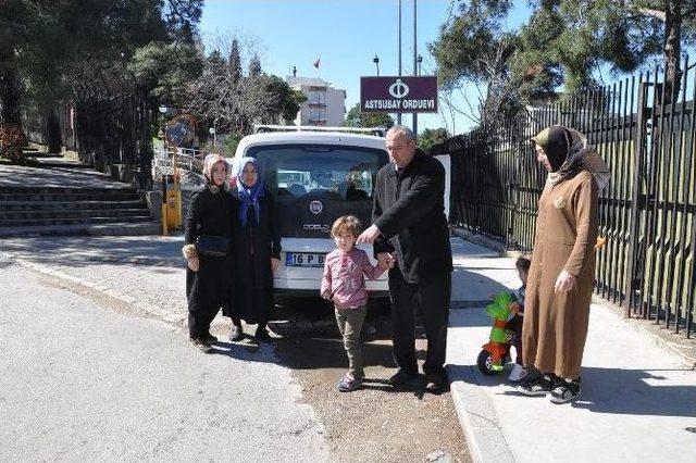 (&ouml;zel Haber) Başları Kapalı Diye Emekli Astsubayın Ailesini İzmir&rsquo;de Orduevine Almadılar 2