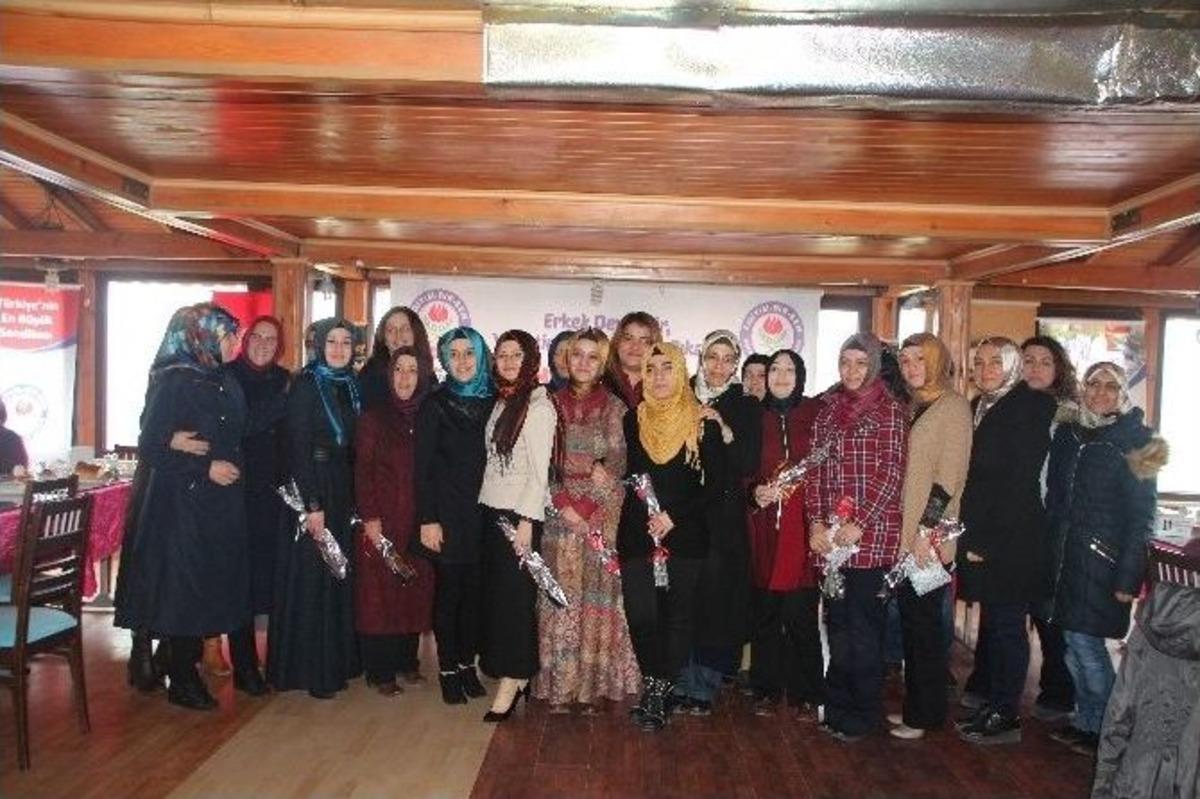 Eğitim Bir-sen Bilecik Kadınlar Komisyonu &Uuml;yeleri Kahvaltıda Bir Araya Geldi